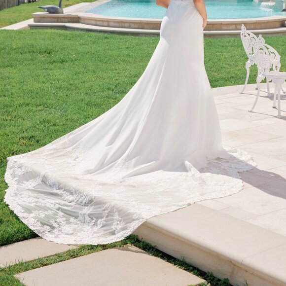 New Off White Bridal Mermaid Gown w/ Floral Lace Embroidery & V-Neck NX JW1036L - Picture 13 of 13